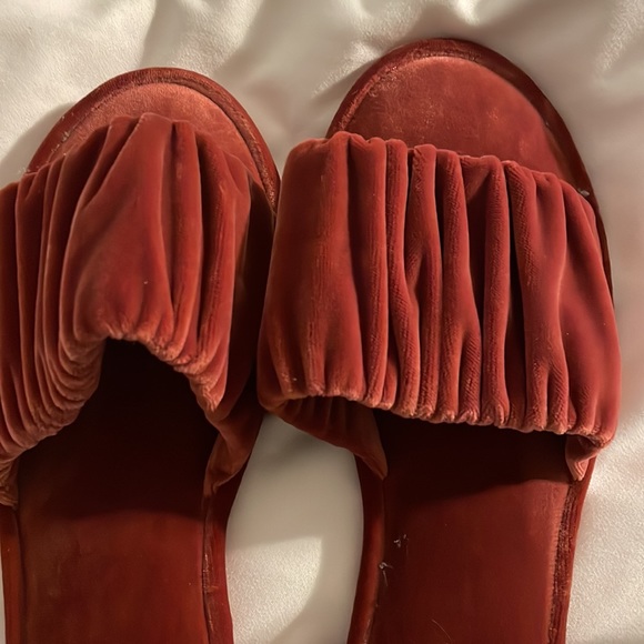 Aerosoles Ruched Slide Sandal - Picture 3 of 3